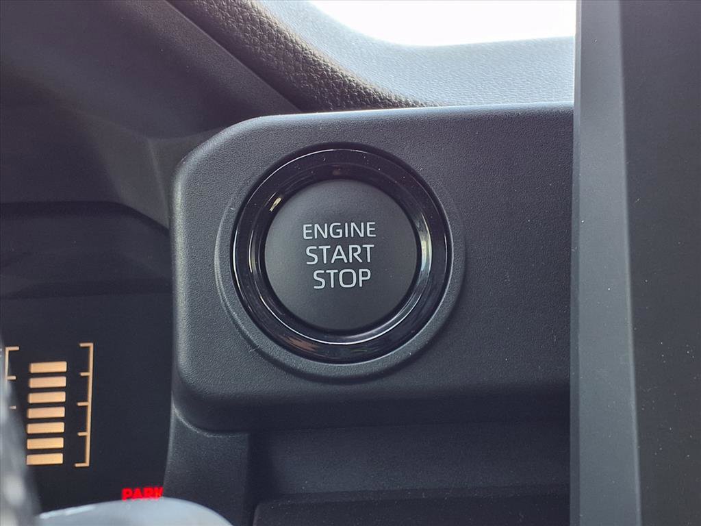 Certified 2025 Toyota Tacoma SR5 image 21