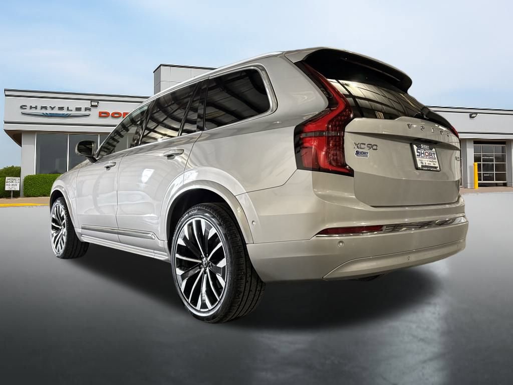 Used 2025 Volvo XC90 B6 Plus image 11