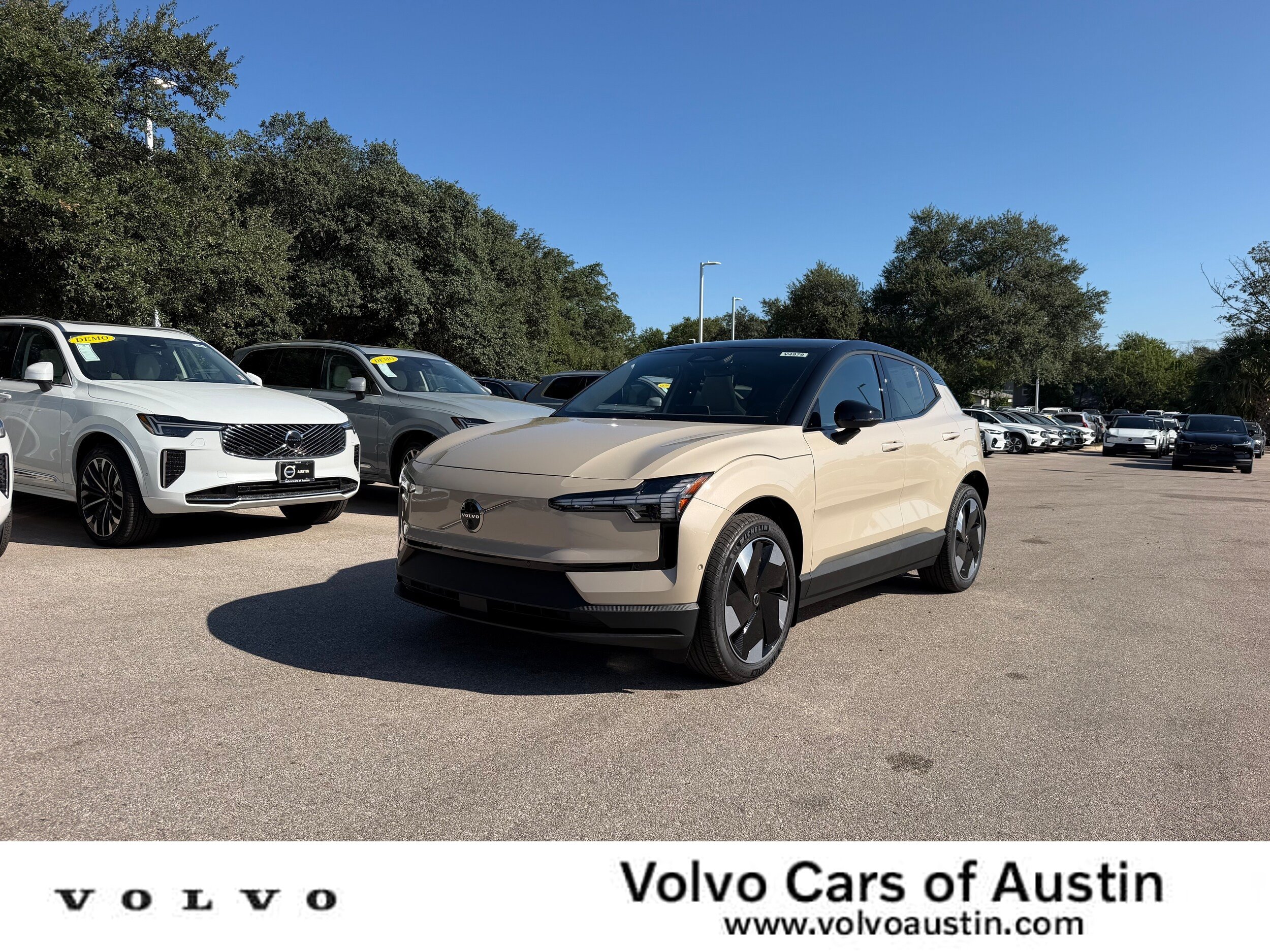 New 2026 Volvo EX30 Ultra w/ Protection Package Premier AWD/4WD image 1