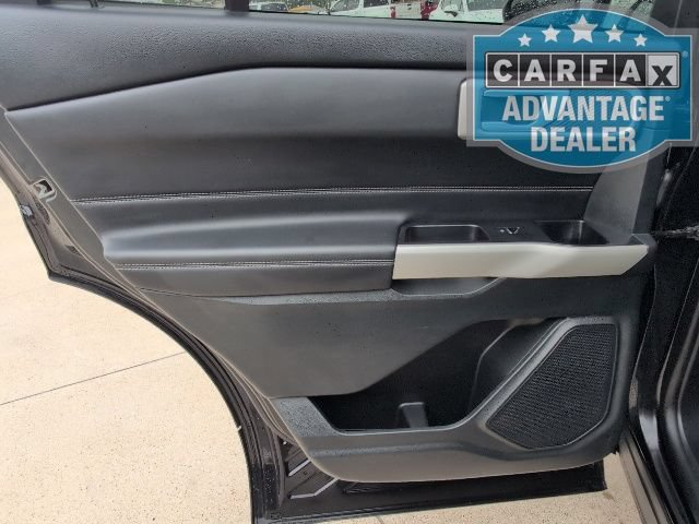 Used 2023 Ford Explorer XLT AWD/4WD image 9