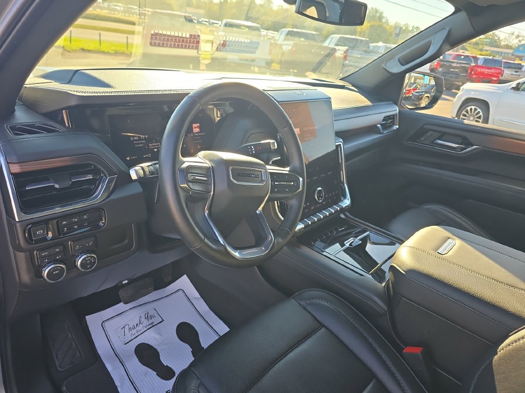 Used 2025 GMC Yukon Denali AWD/4WD image 30