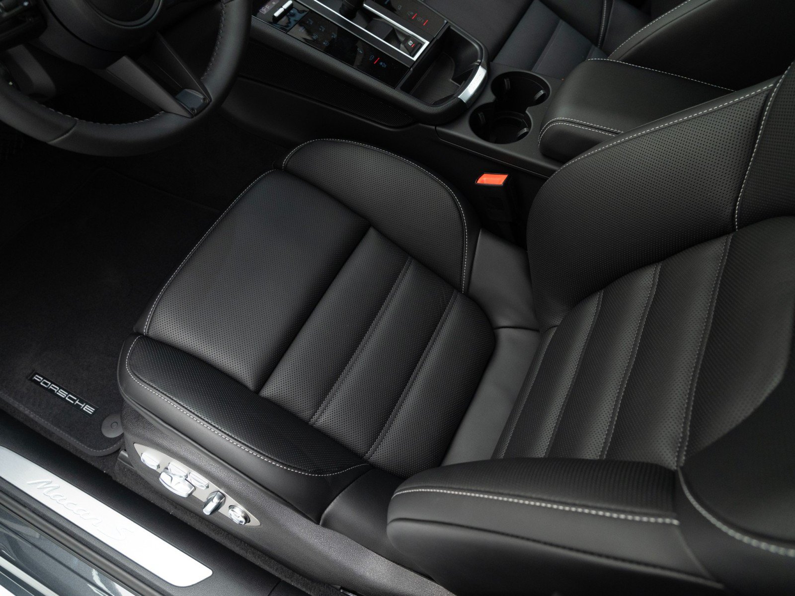 New 2026 Porsche Macan S AWD/4WD image 17