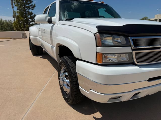 Used 2005 Chevrolet Silverado 3500 LT w/ Heavy-Duty Power Package AWD/4WD image 23