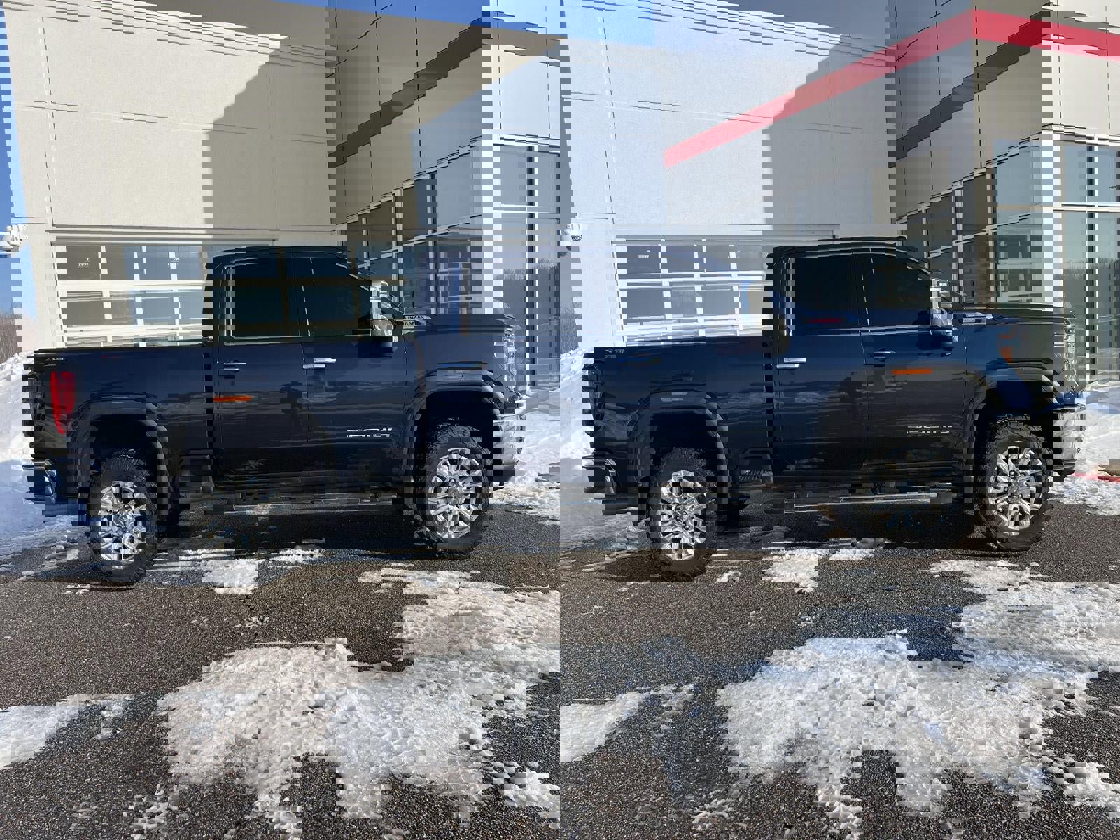 Used 2020 GMC Sierra 3500 SLT w/ SLT Convenience Package image 7