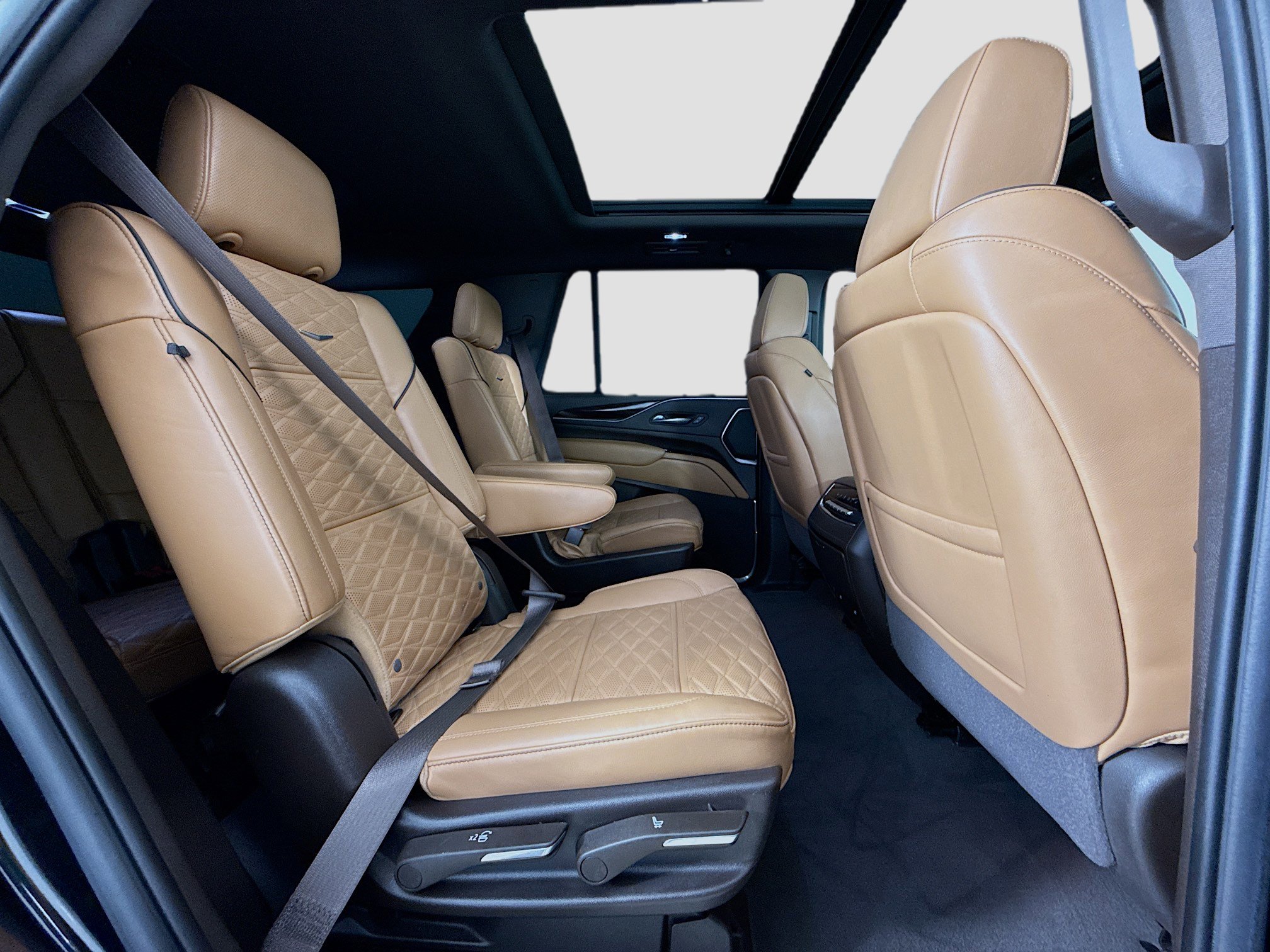 Used 2022 Cadillac Escalade Premium Luxury image 30