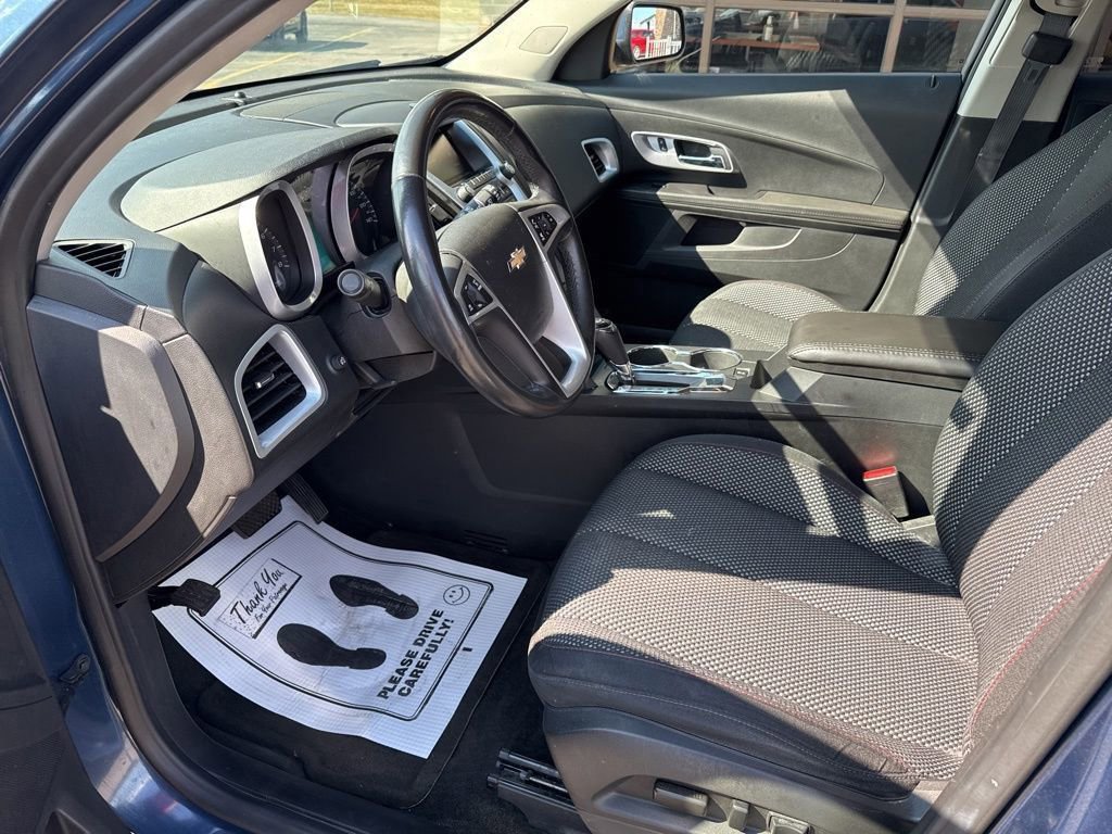 Used 2017 Chevrolet Equinox LT w/ Convenience Package image 2