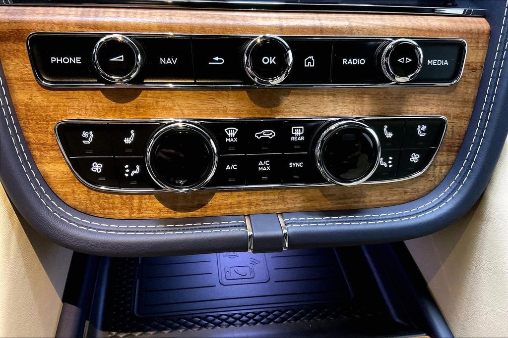 New 2026 Bentley Bentayga AWD/4WD image 24
