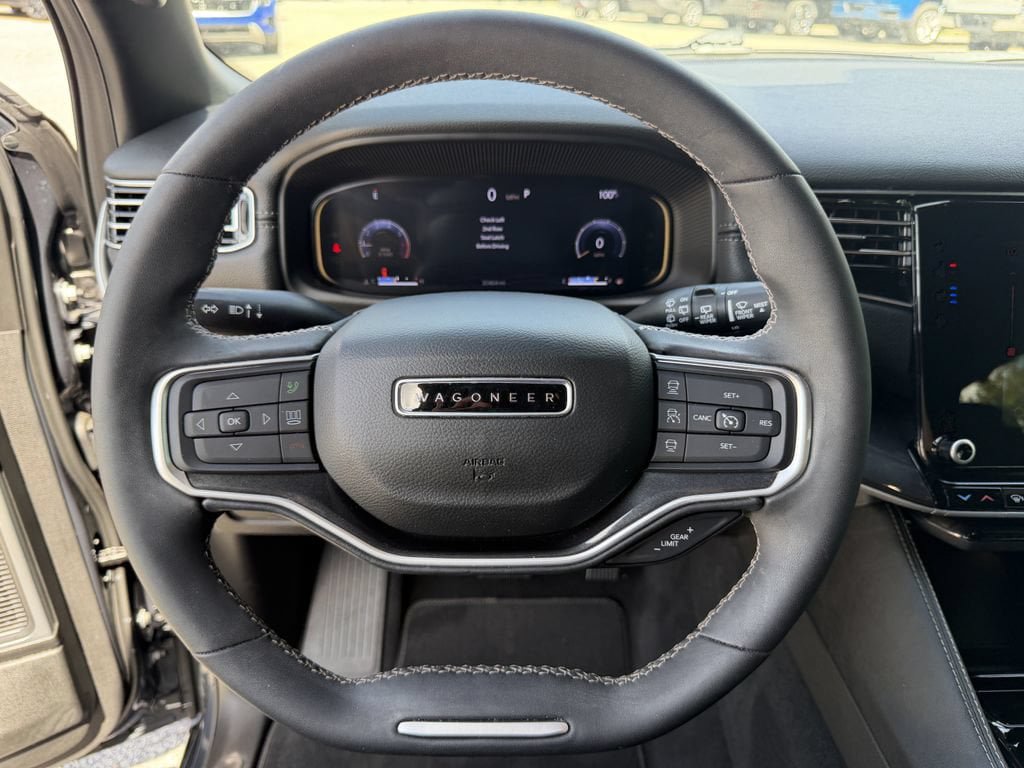 Used 2024 Jeep Wagoneer L 2WD w/ Premium Group I image 33