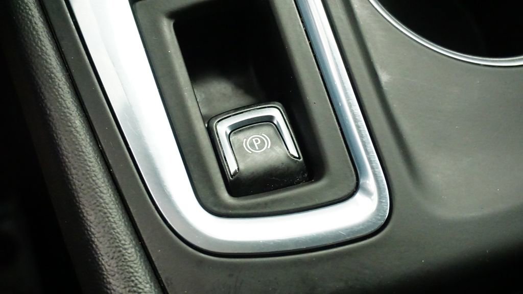 Used 2022 Chevrolet Equinox LT w/ Driver Convenience Package image 32