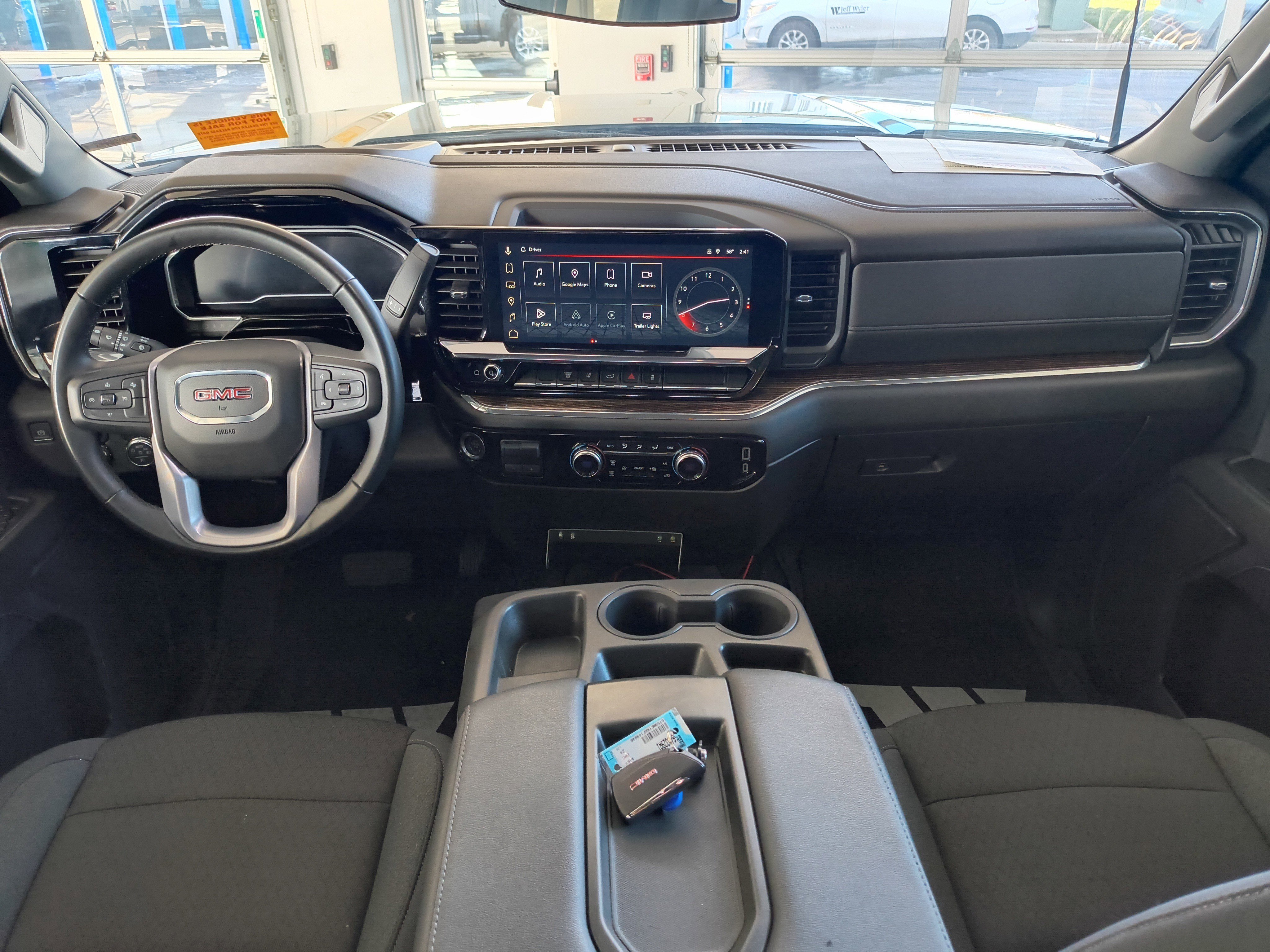 Used 2024 GMC Sierra 2500 SLE w/ SLE Convenience Package image 10