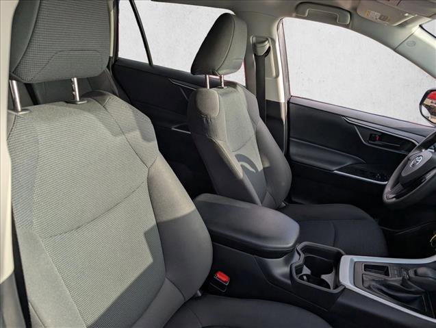 Used 2021 Toyota RAV4 LE image 18