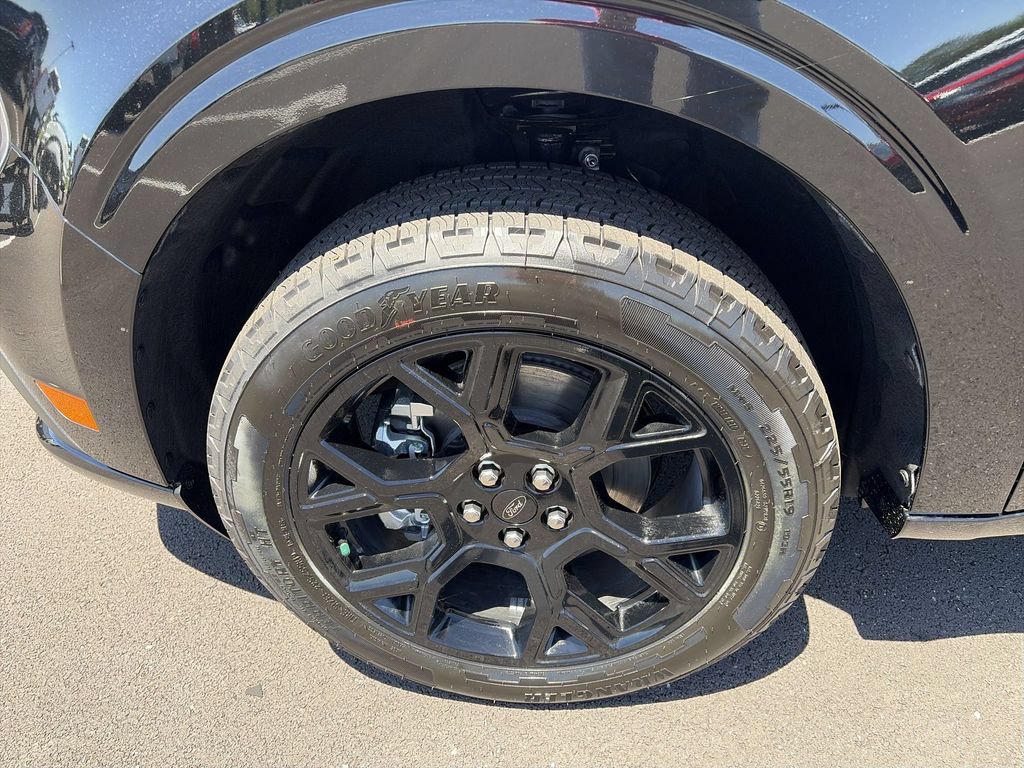 New 2026 Ford Maverick Lobo AWD/4WD image 10