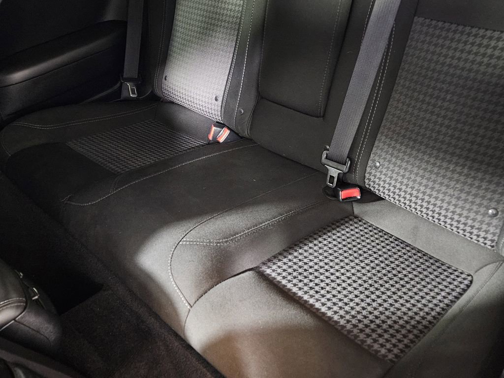 Used 2015 Dodge Challenger R/T w/ Quick Order Package 28B R/T RWD image 28