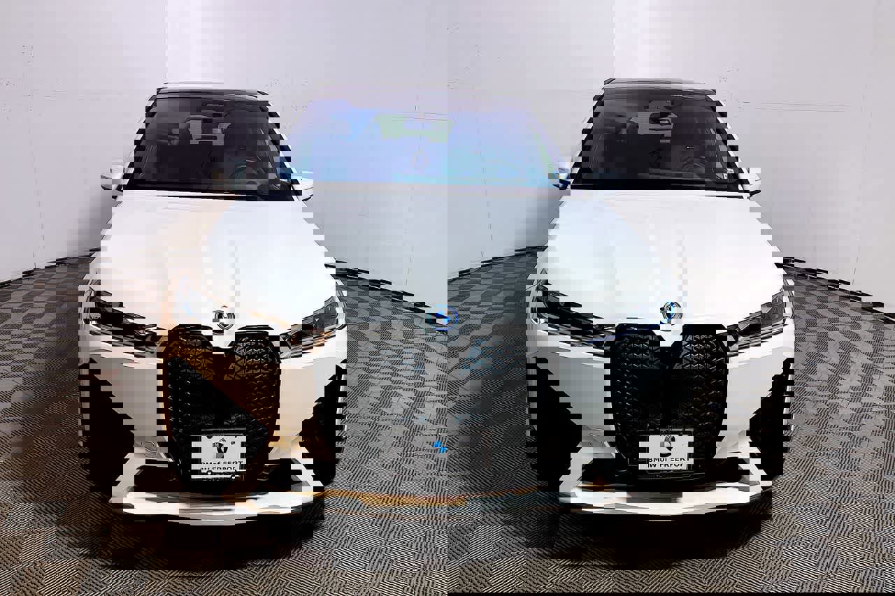 Used 2023 BMW iX M60 w/ Executive Package image 3