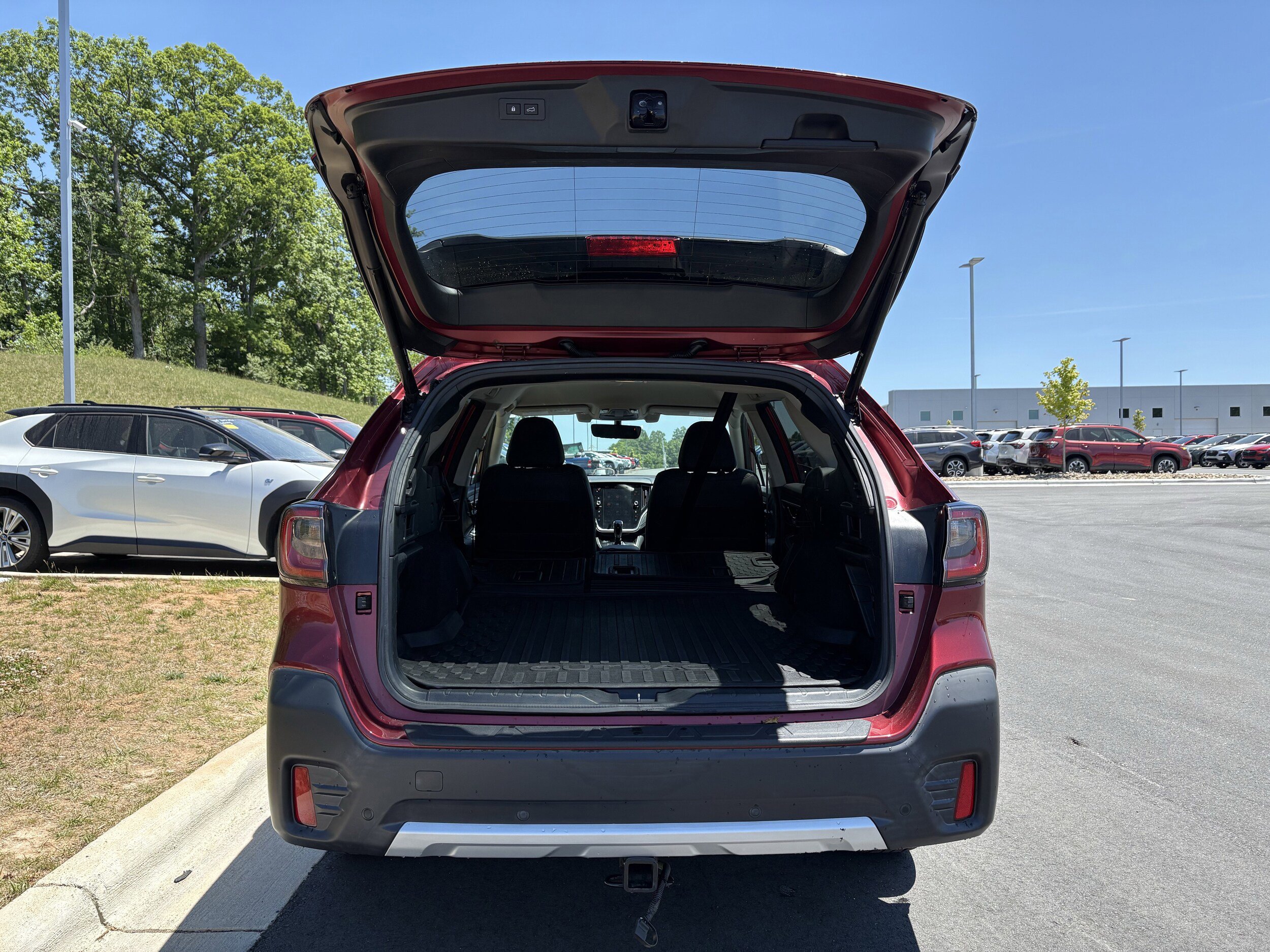 Used 2020 Subaru Outback Limited AWD/4WD image 11