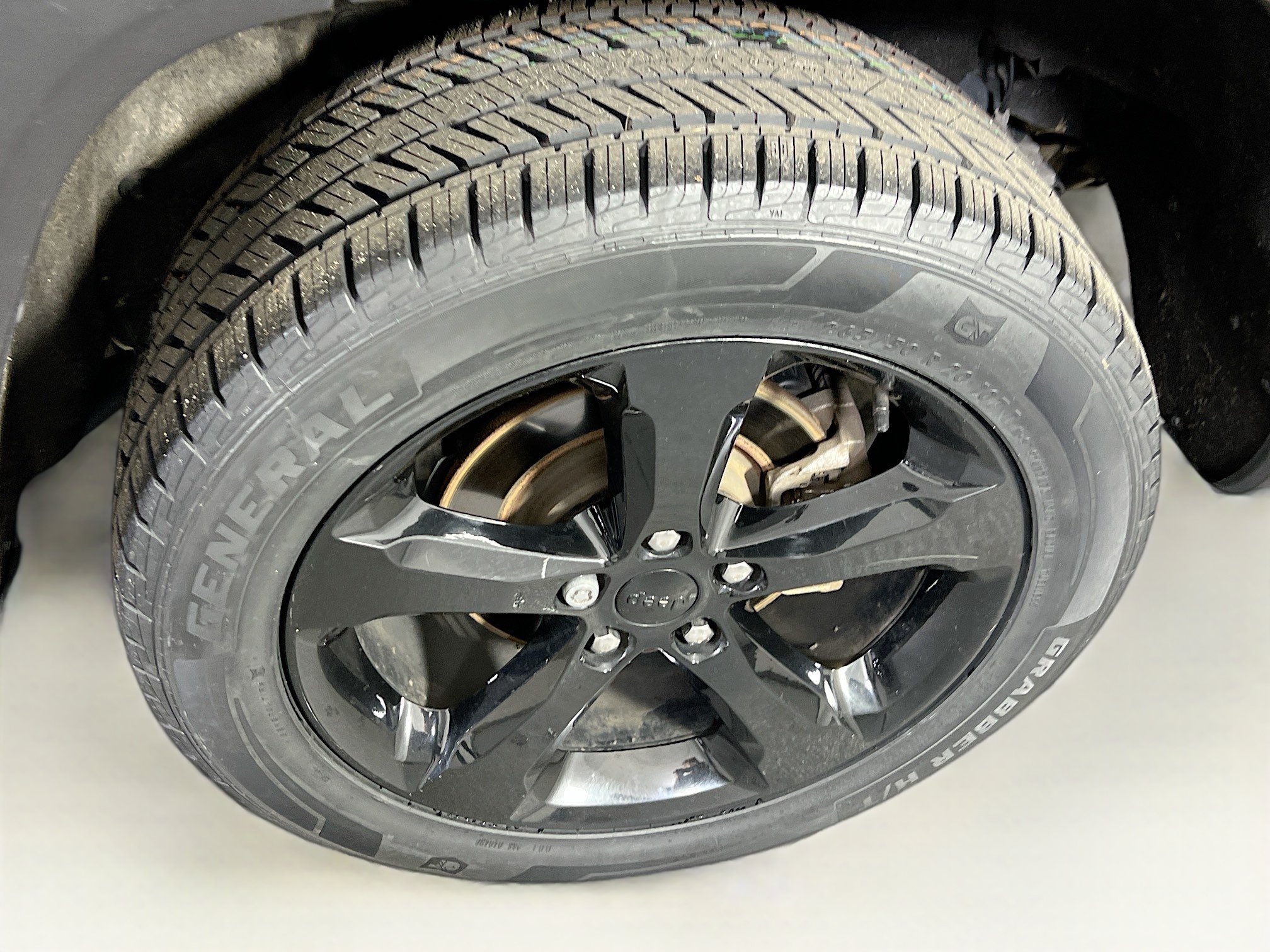 Used 2023 Jeep Grand Cherokee Altitude AWD/4WD image 30