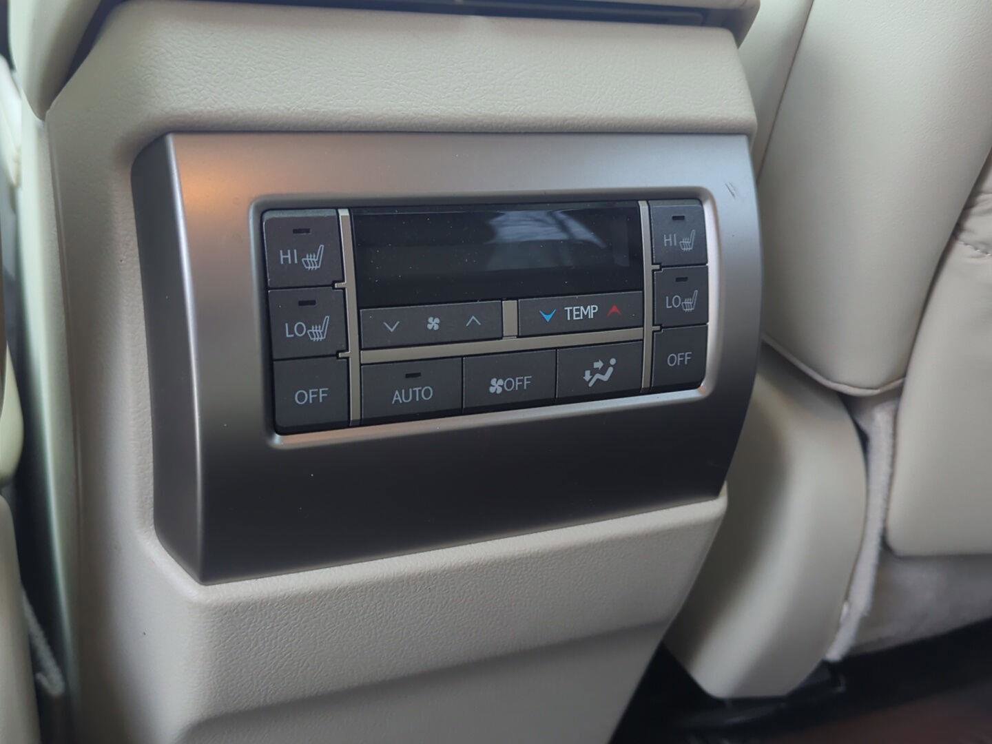 Used 2019 Lexus GX 460 Premium w/ Premium Package image 19