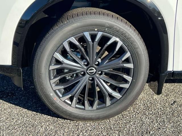 New 2026 Nissan Rogue Platinum image 9