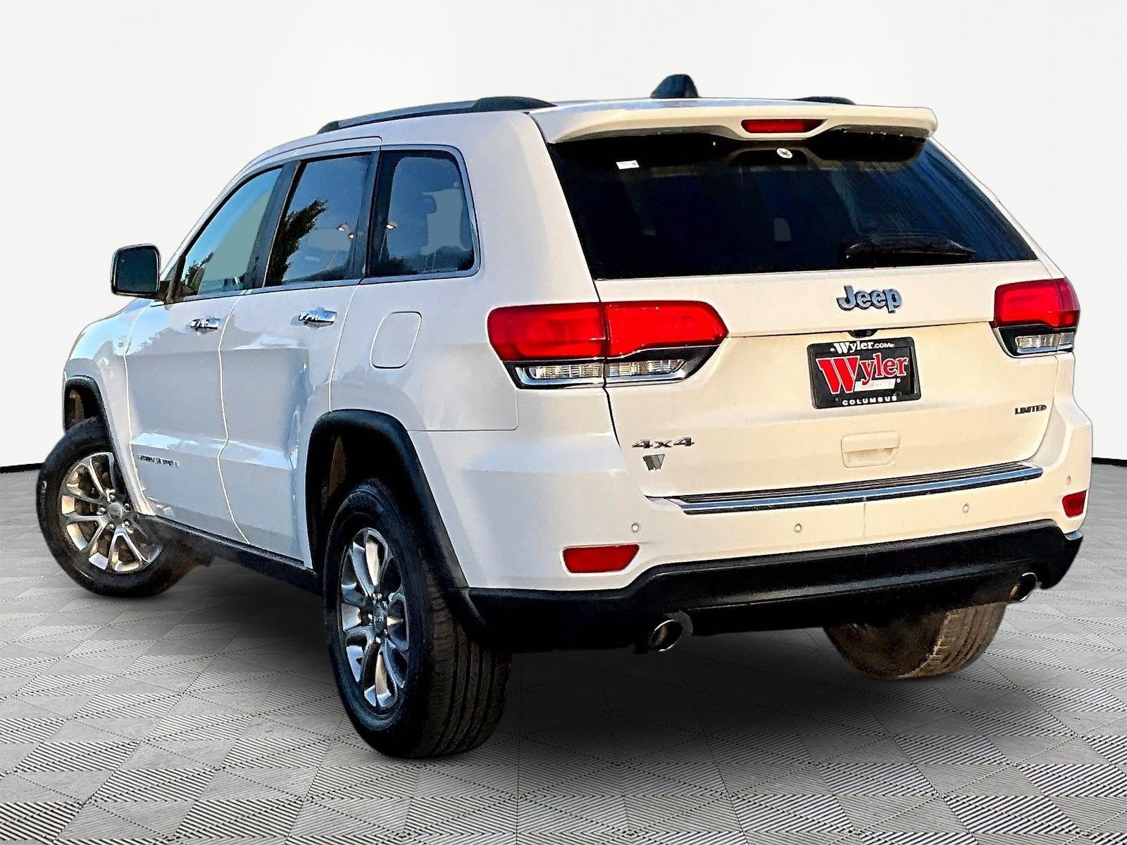 Used 2014 Jeep Grand Cherokee Limited w/ Luxury Group II AWD/4WD image 4