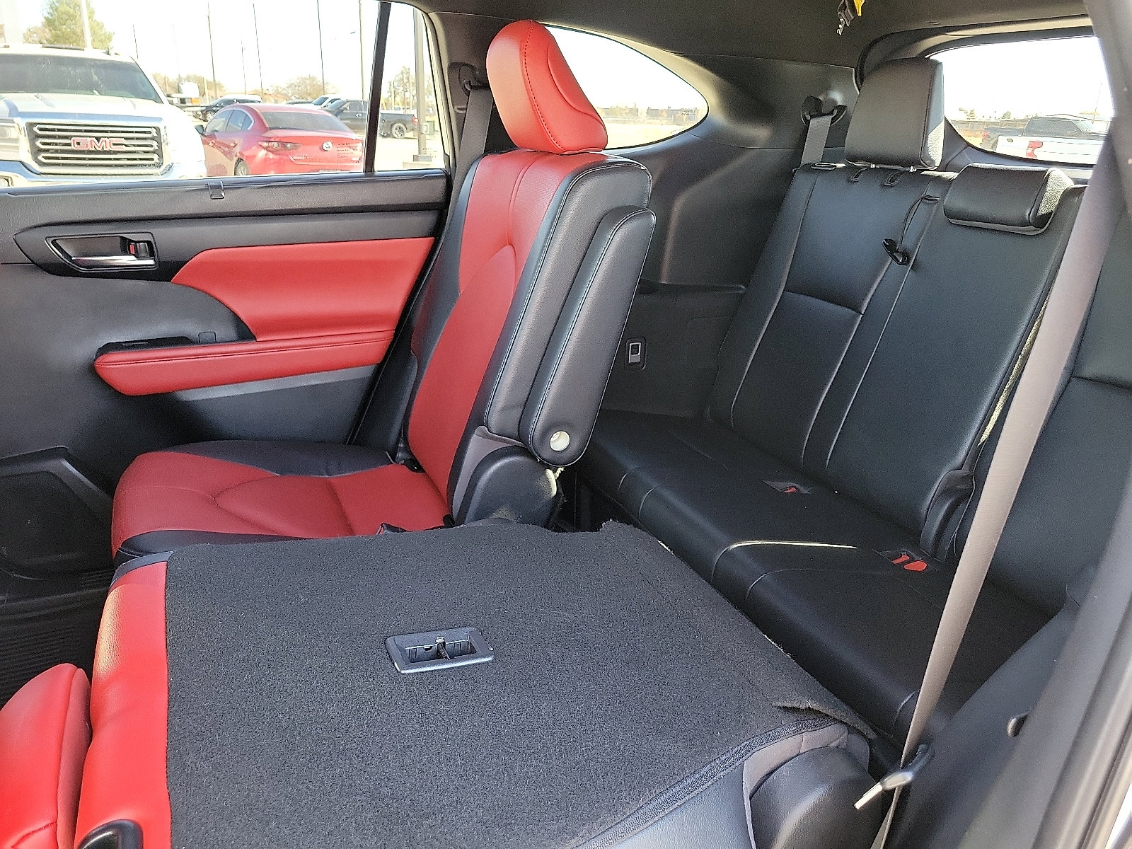 Used 2023 Toyota Highlander XSE image 8