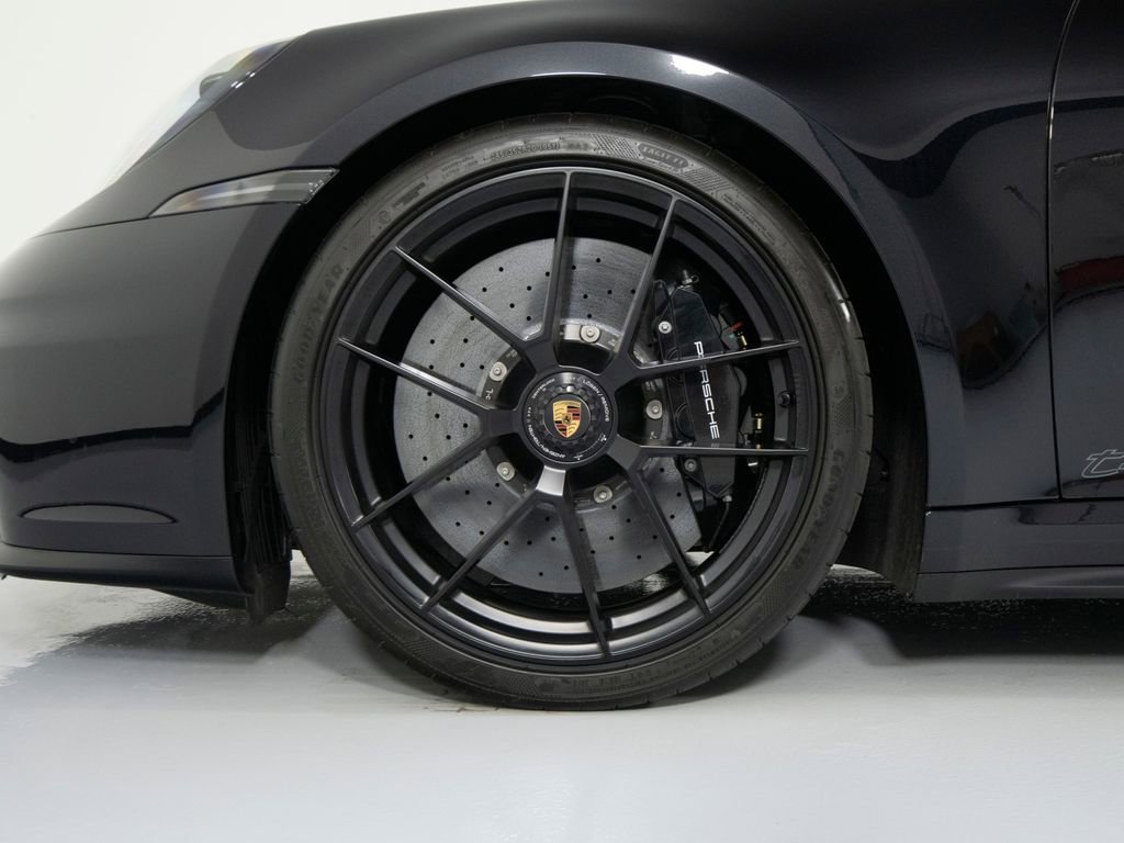 Certified 2025 Porsche 911 Carrera 4 GTS AWD/4WD image 15