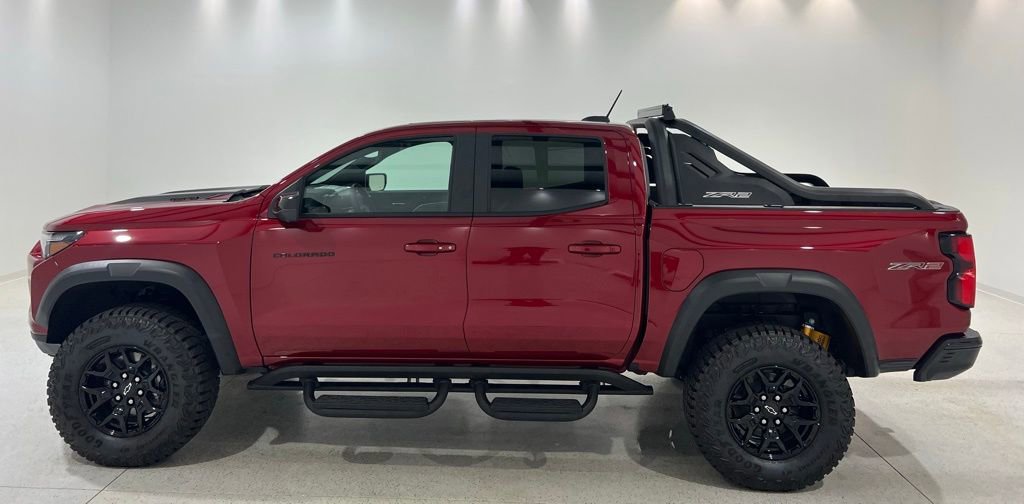 New 2025 Chevrolet Colorado ZR2 w/ Midnight Edition AWD/4WD image 2