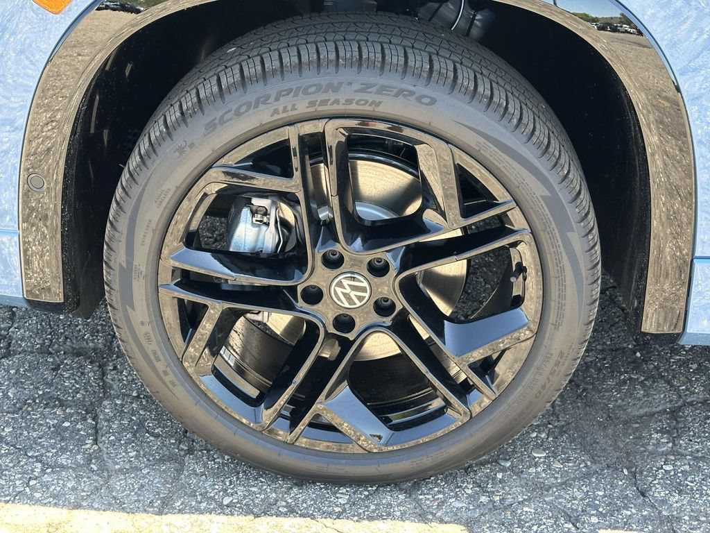 New 2026 Volkswagen Tiguan SE R-Line AWD/4WD image 8