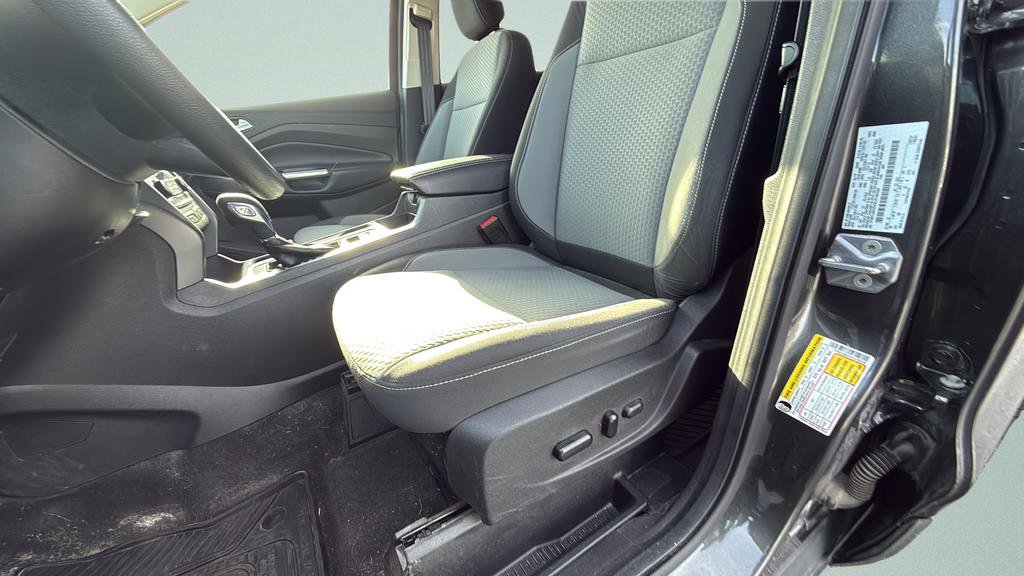 Used 2019 Ford Escape SE image 14
