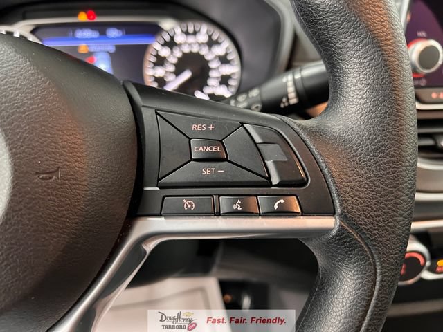 Used 2025 Nissan Altima 2.5 SV FWD image 50