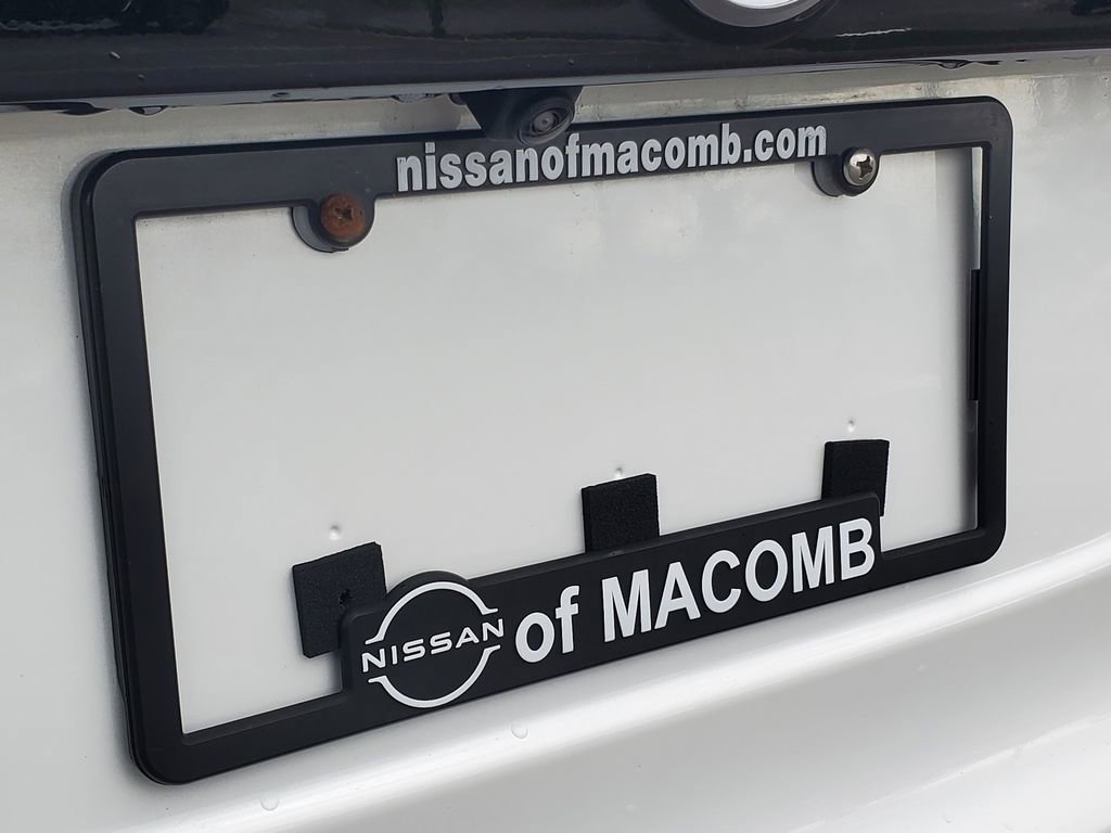 Used 2025 Nissan Kicks SR AWD/4WD image 8