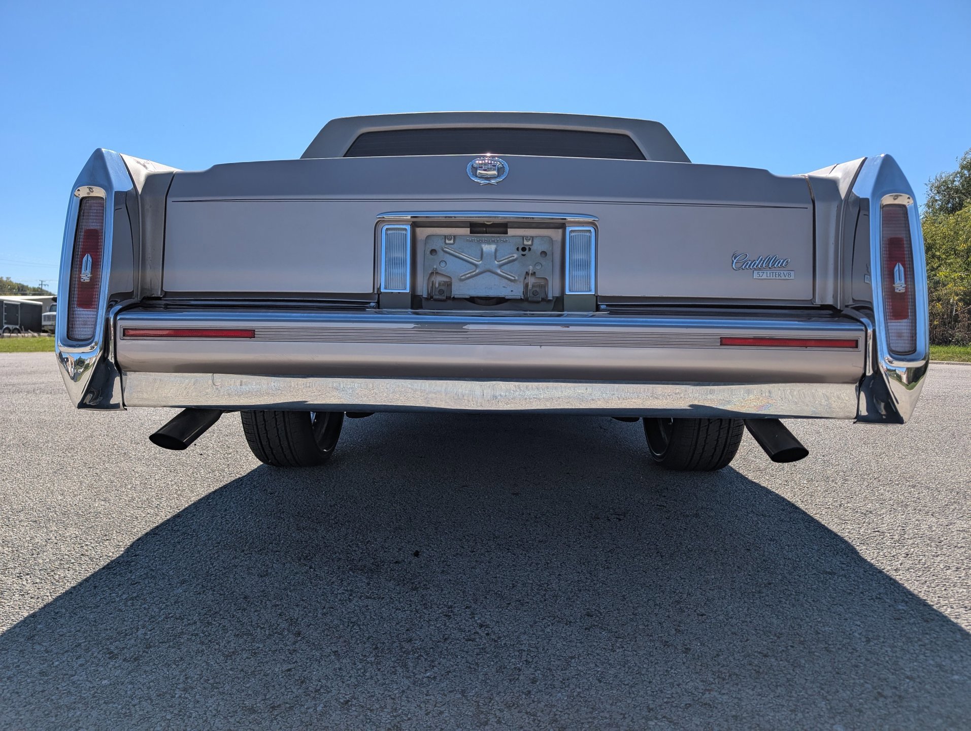 Used 1990 Cadillac Brougham image 31