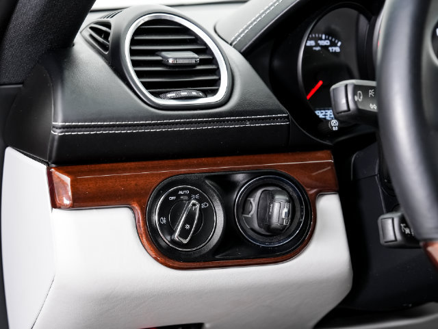 Certified 2025 Porsche 718 Cayman RWD image 10