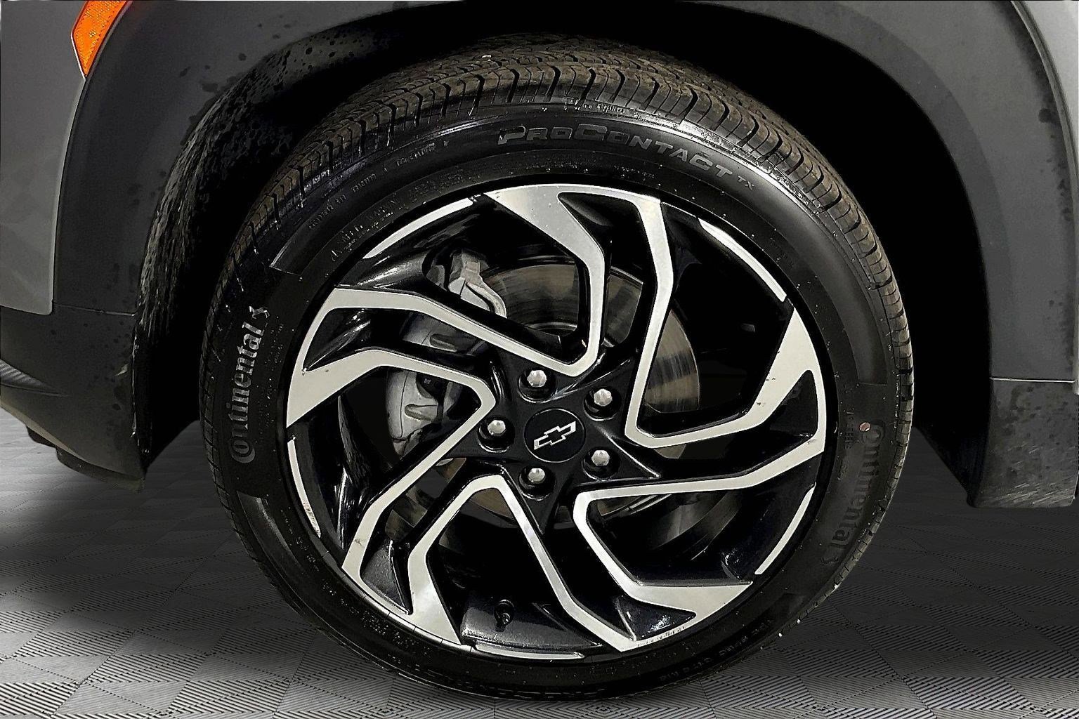 Used 2025 Chevrolet TrailBlazer RS w/ Driver Confidence Package FWD image 32