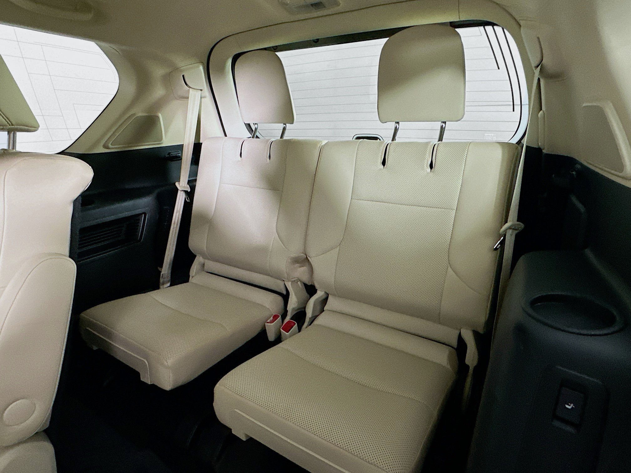 Used 2023 Lexus GX 460 Premium w/ Accessory Package AWD/4WD image 30