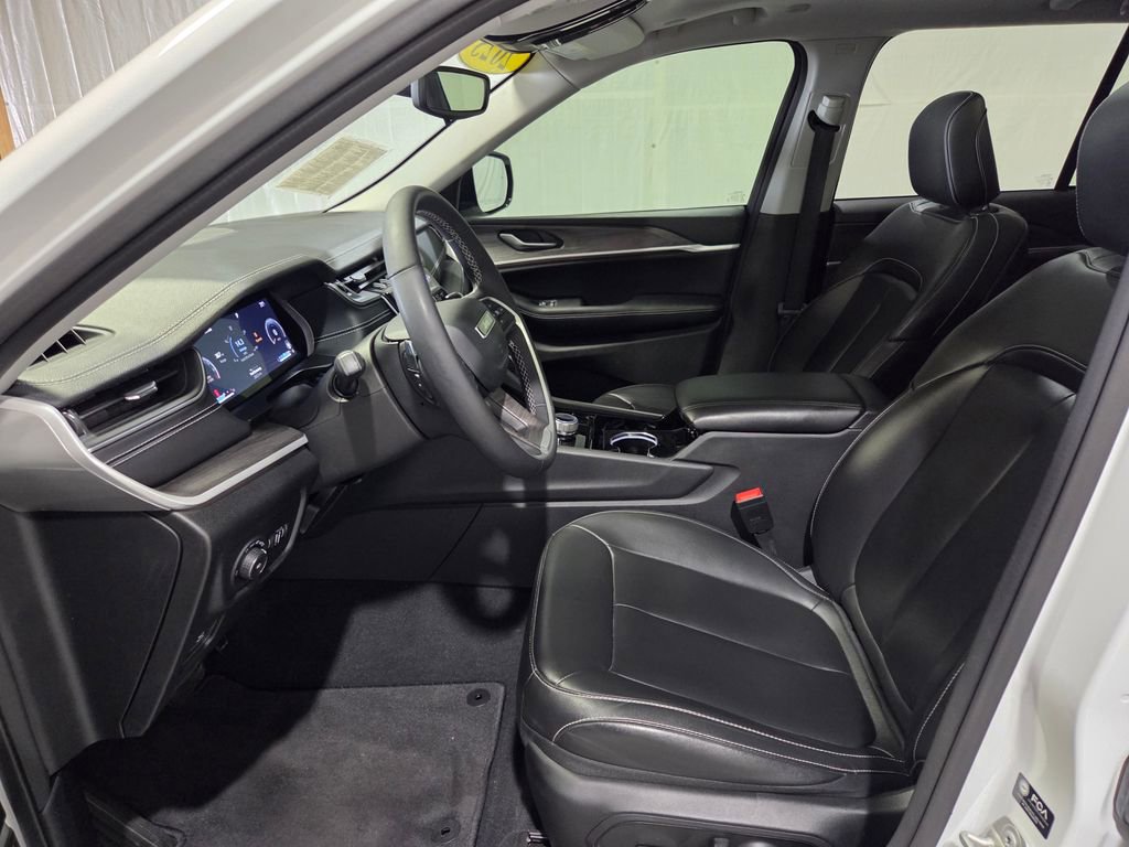 Certified 2023 Jeep Grand Cherokee Limited image 11