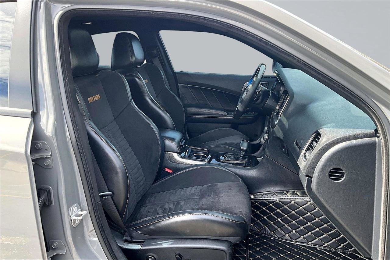 Used 2018 Dodge Charger R/T image 29