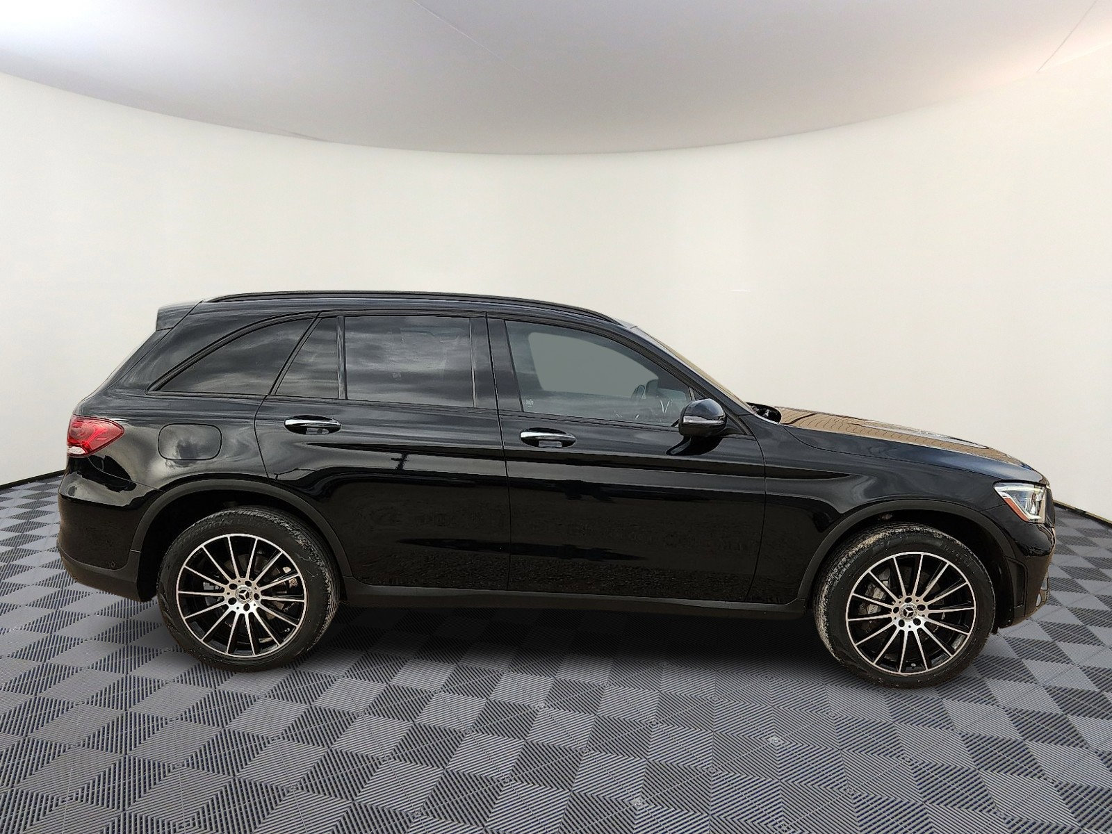 Used 2022 Mercedes-Benz GLC 300 4MATIC image 5