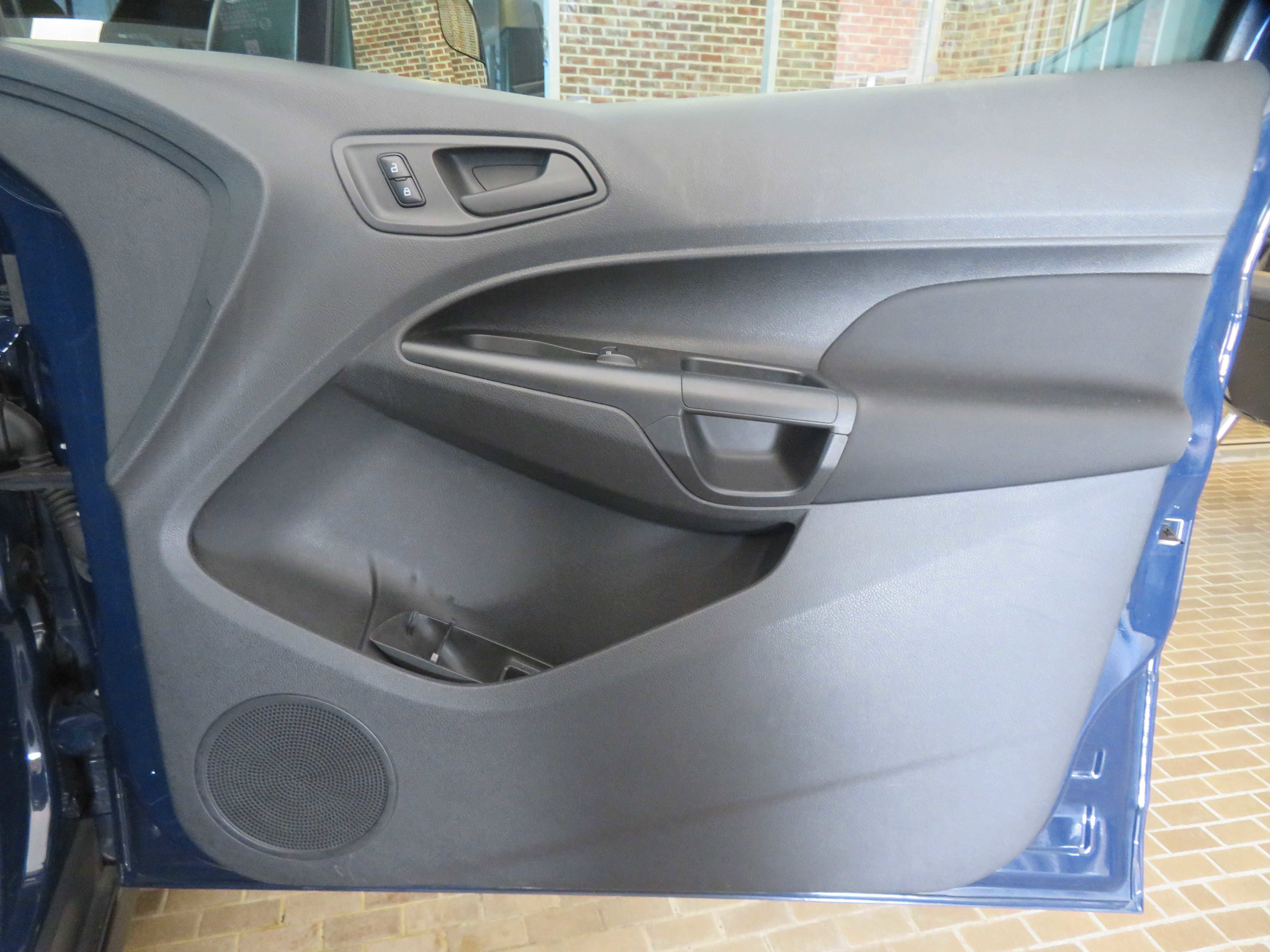 Used 2016 Ford Transit Connect XL image 20