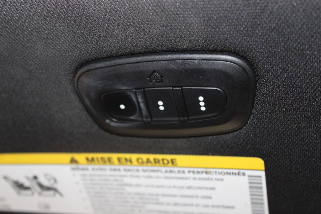 Used 2018 Chrysler Pacifica Touring-L w/ Premium Audio Group FWD image 35