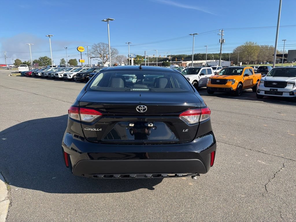 Used 2024 Toyota Corolla LE FWD image 5