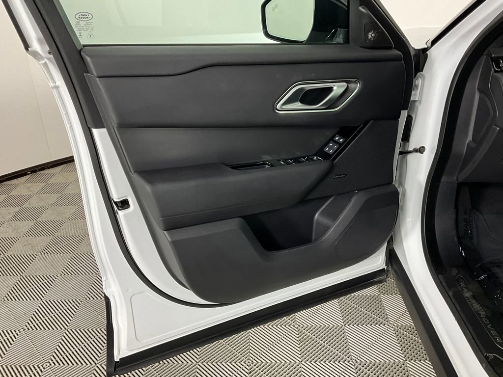 Used 2026 Land Rover Range Rover Velar S AWD/4WD image 19
