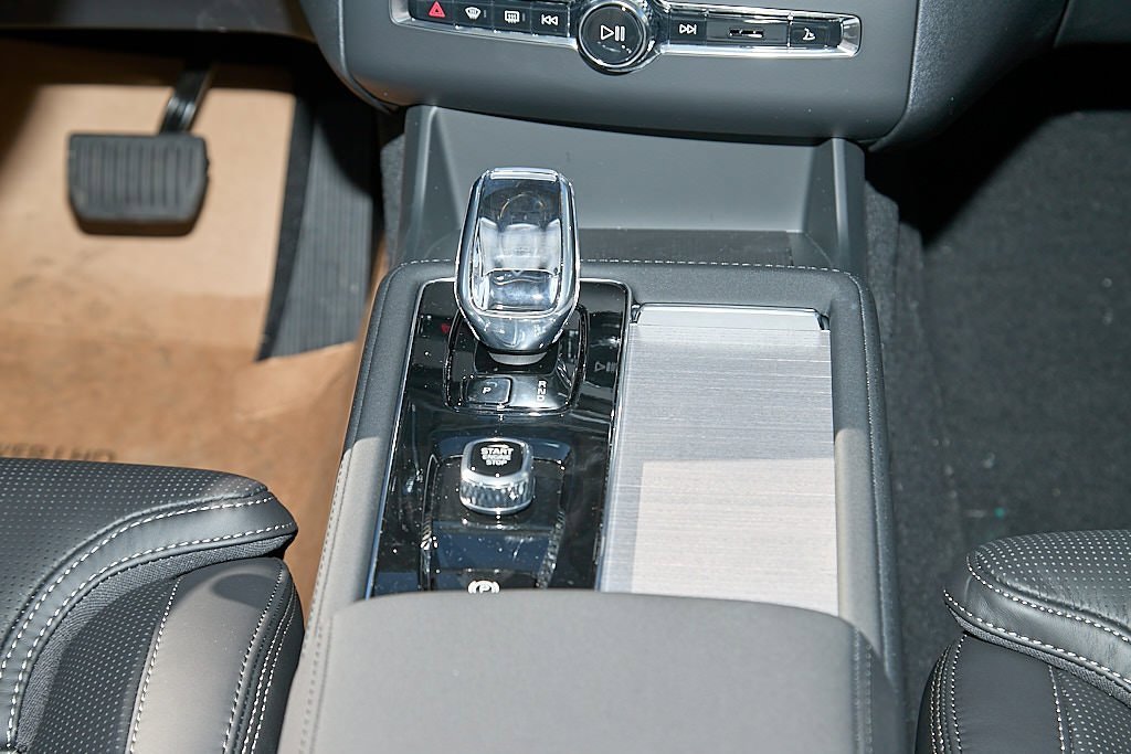 New 2026 Volvo XC90 B6 Ultra w/ Protection Package image 30