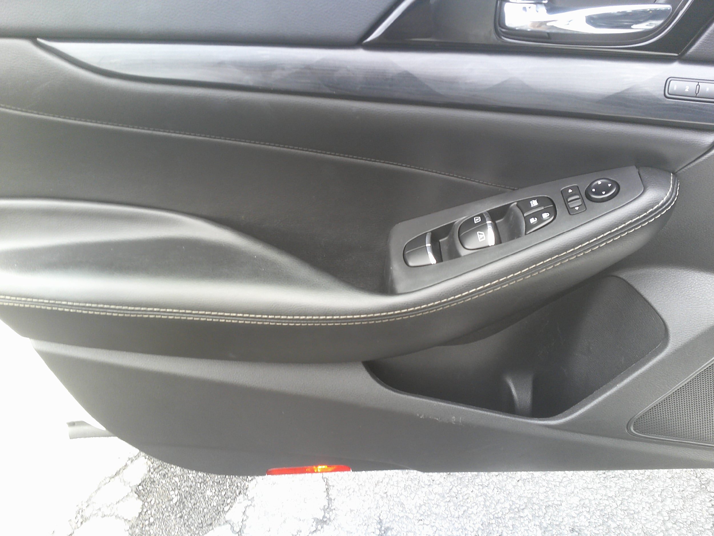 Used 2023 Nissan Maxima Platinum w/ Sport Mat Group FWD image 19