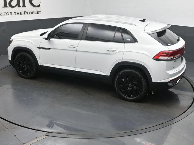 Used 2024 Volkswagen Atlas Cross Sport SE w/ Black Wheel Package FWD image 43