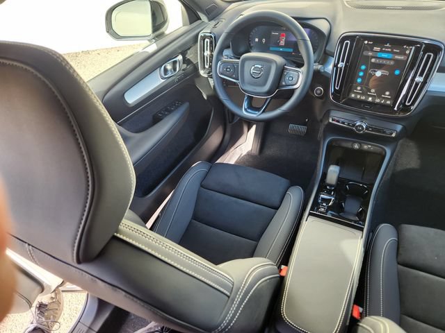 New 2026 Volvo XC40 B5 Ultra w/ Climate Package AWD/4WD image 10