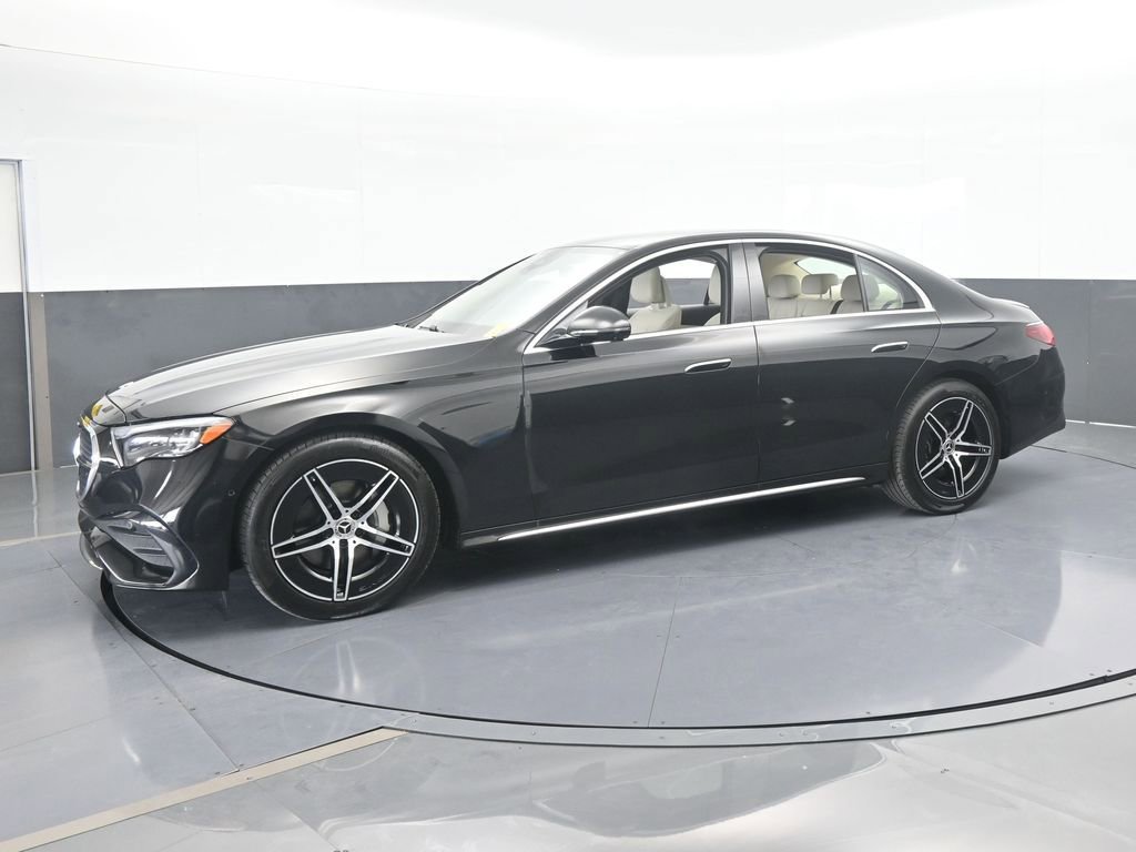 Used 2025 Mercedes-Benz E 350 4MATIC Sedan image 2