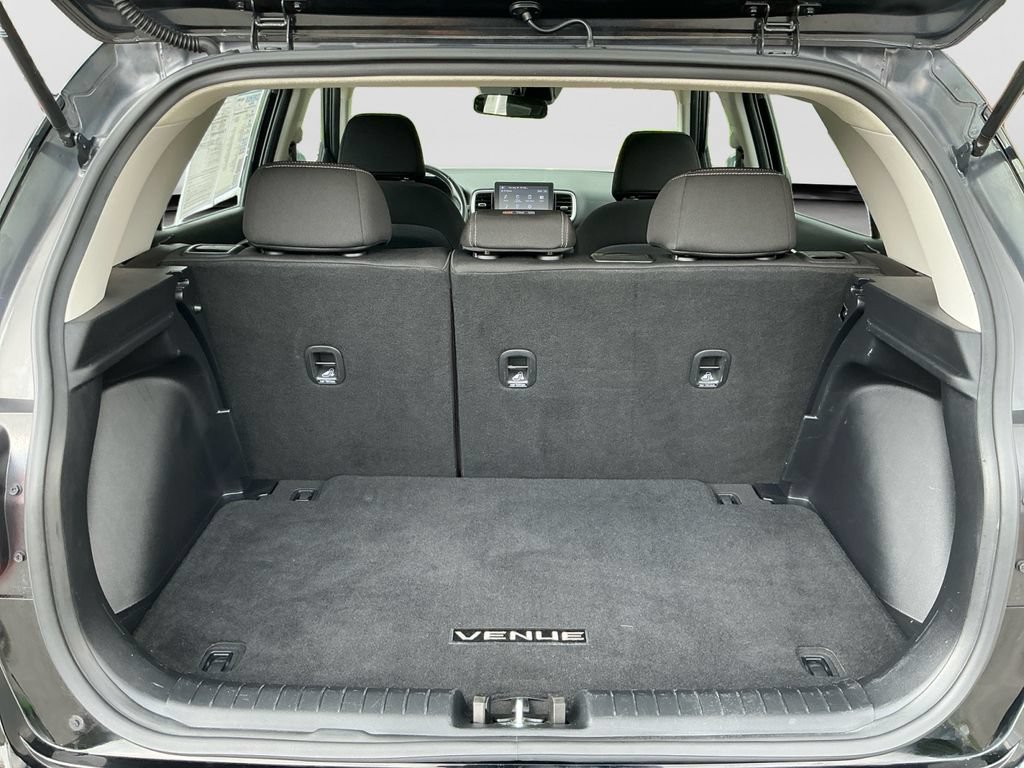 Used 2024 Hyundai Venue SEL FWD image 17