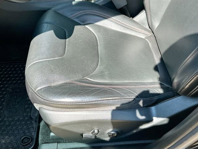 Used 2019 Jeep Cherokee Trailhawk image 19