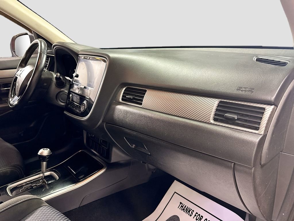 Used 2018 Mitsubishi Outlander SE image 29