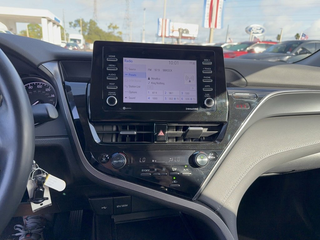 Used 2023 Toyota Camry SE image 20